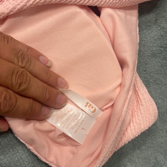 Bikini Dillard’s Small bottom Large top - Picture 5 of 8